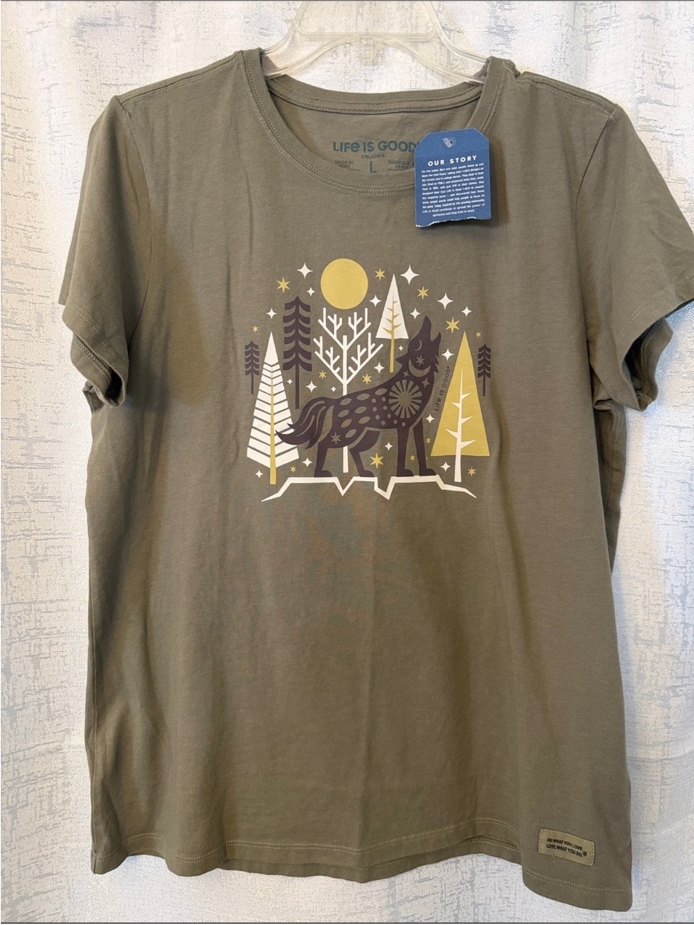 NWT Life Is Good Olive Short-Sleeve Crew with Forest Wolf 🐺 tree 🌲 moon Graphic